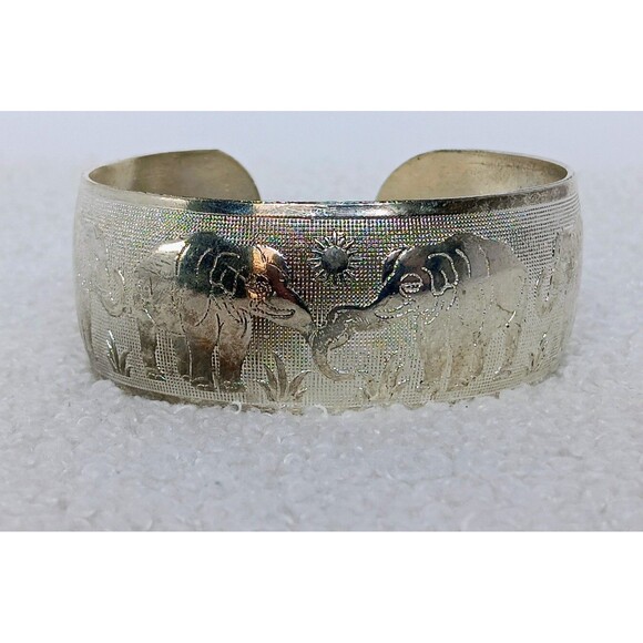 Vintage Silvertone Elephant Cuff Bracelet 7.5 in - Picture 1 of 12